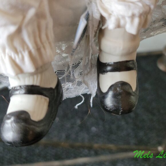 Vintage 1977 Albert E. Price Porcelain Bride Doll - Picture 7 of 8